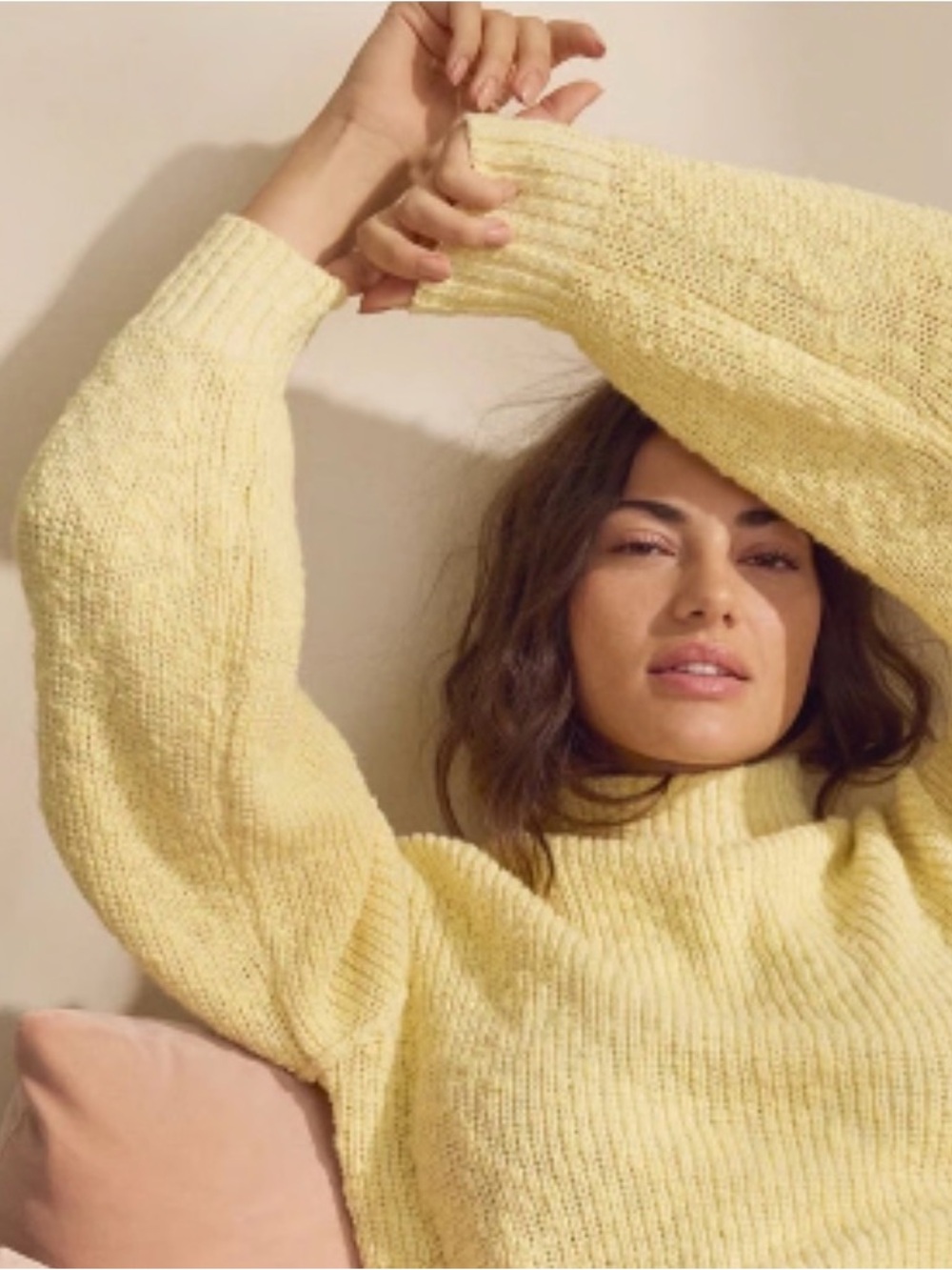 Aerie Cozy Oversized Cream Yellow Turtleneck Sweater - Women